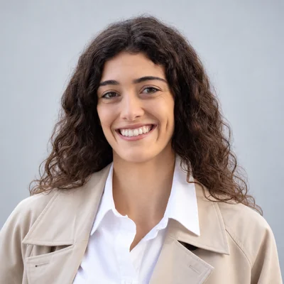Dña. Alejandra Domínguez Díaz
